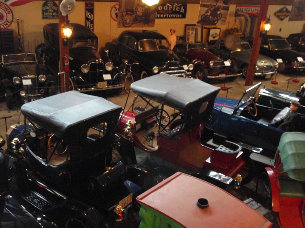 Many of the cars from the second-floor walkway