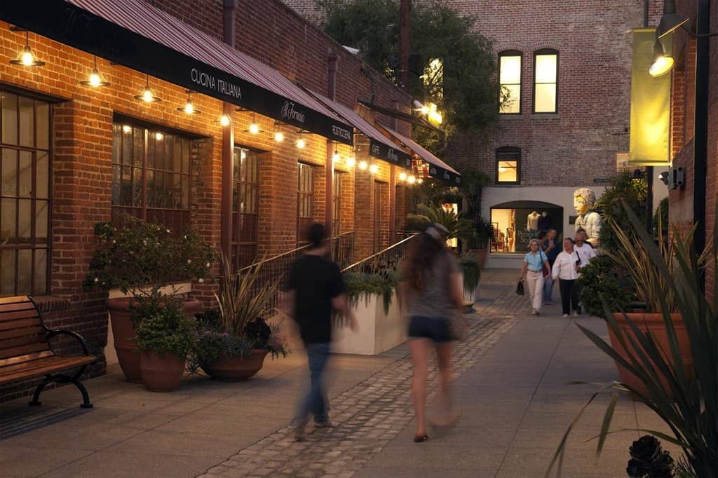 Antique & Vintage Shopping