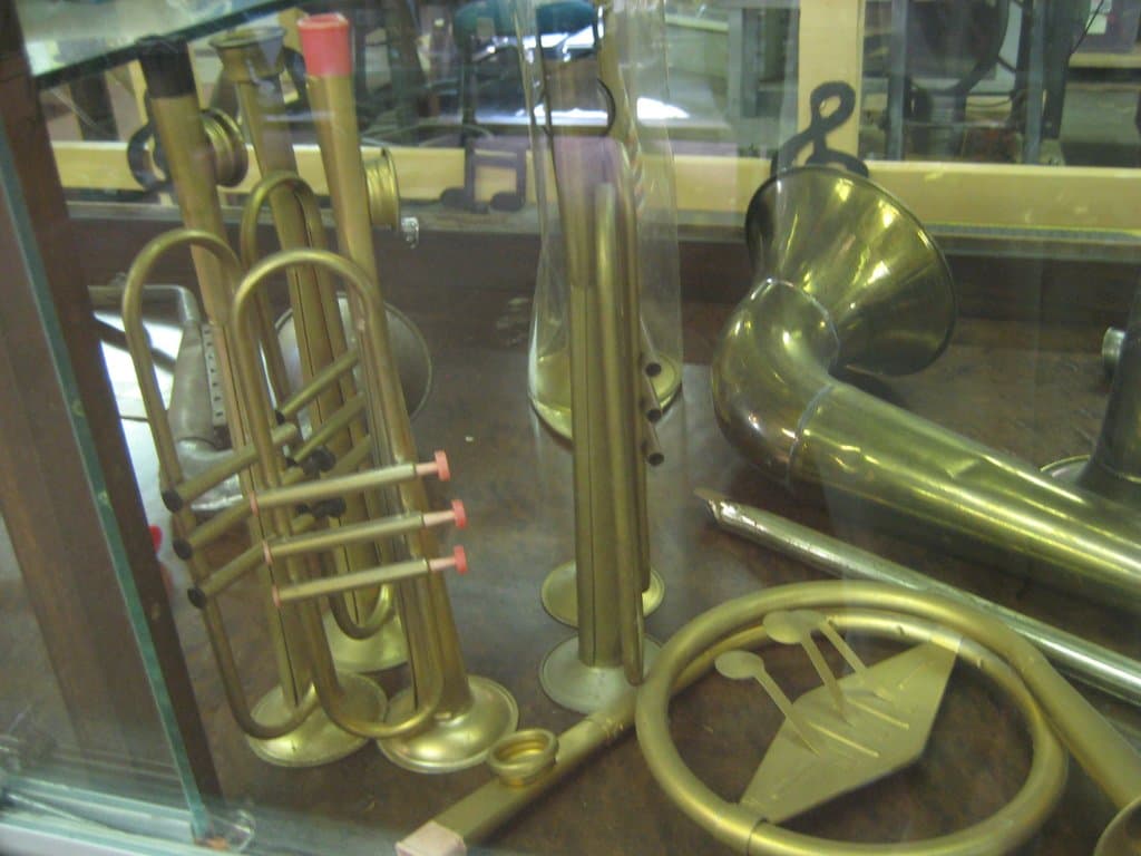 Instrumental kazoos
