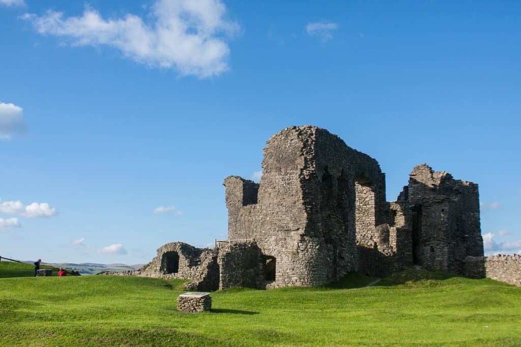 Exterior view of Kendal Castle.