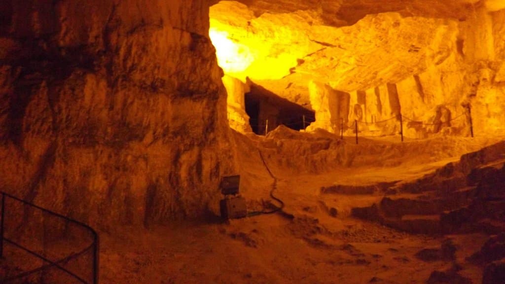Zedekiah's Cave