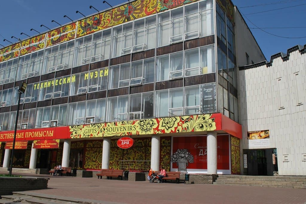 Вход с торца (3 этаж)