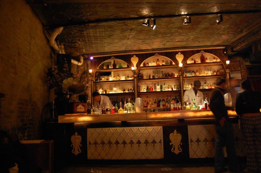 bar
