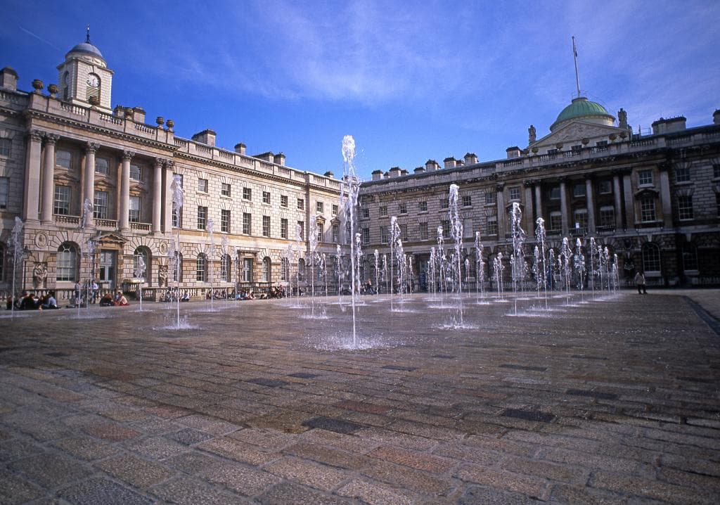 The Edmond J Safra Fountain Court at Somerset House © Jeff Knowles