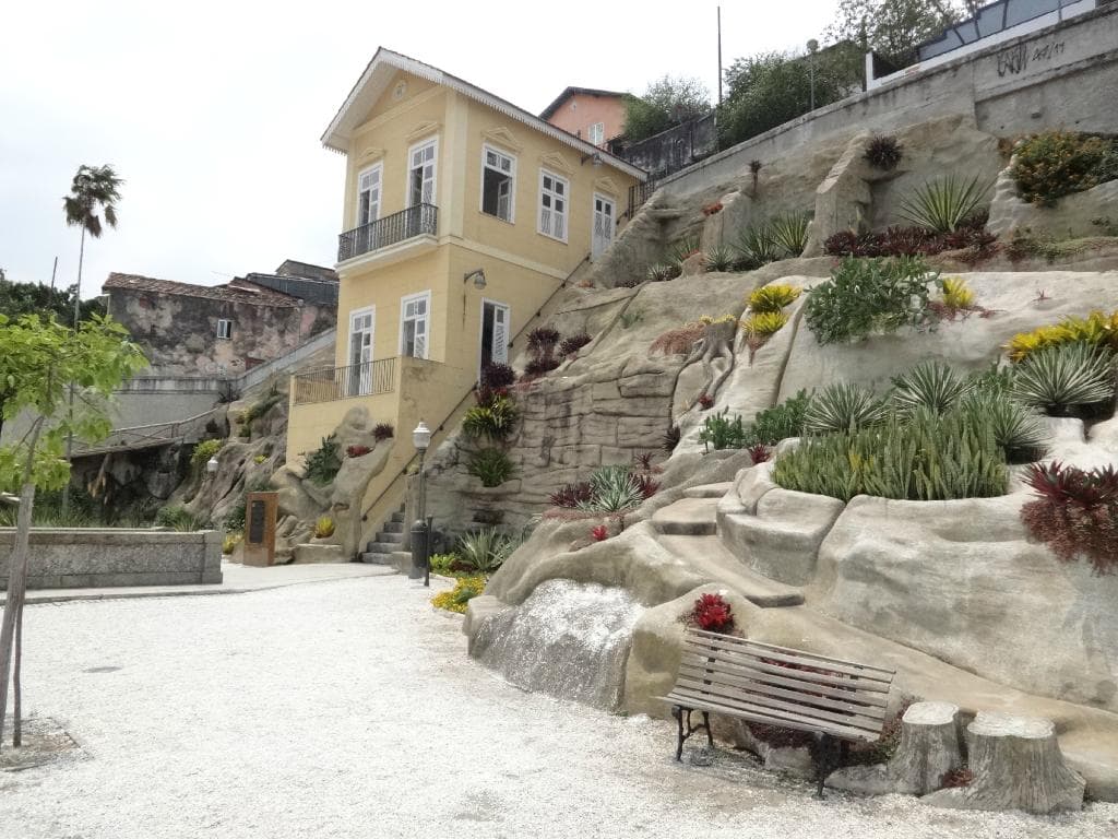 Jardim Suspenso do Valongo