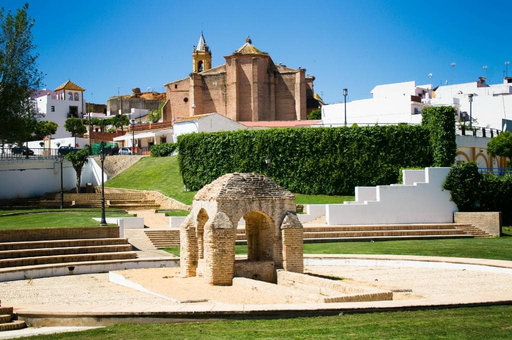 Muy cerca de la Rabida. Iglesia de San Jorge, donde Colon y su tripulación escucharon Misa antes