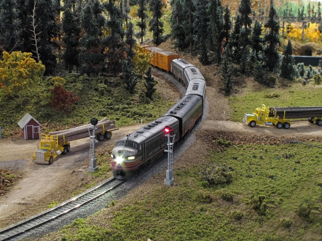 A load headed to Quartz Reload at the Colorado Model Railroad Museum