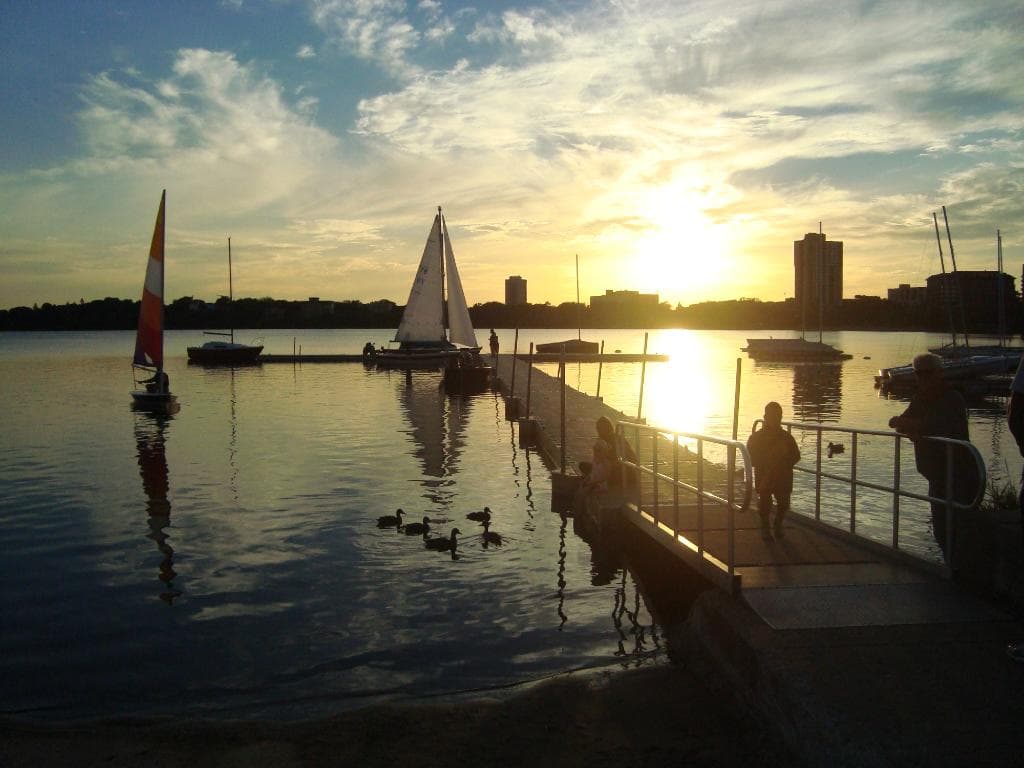 Vista Lago Calhoun 03