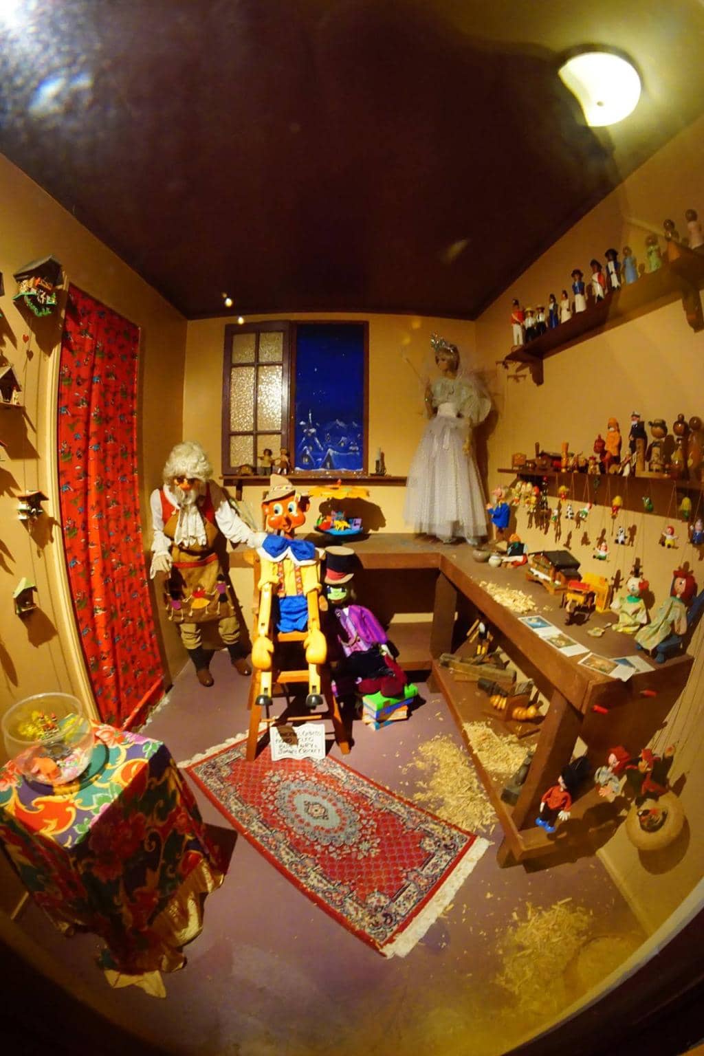 Castle Exterior & Grounds