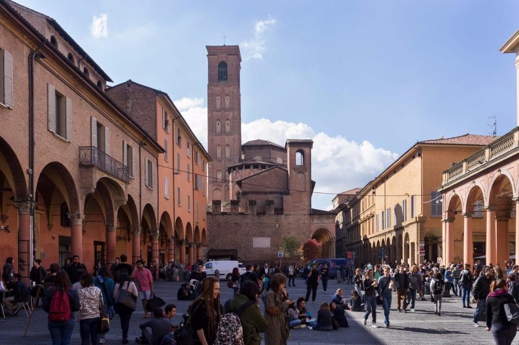 студены на площади