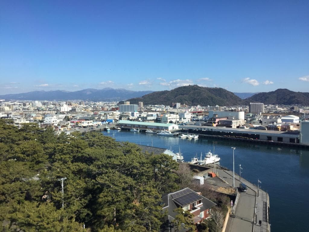 沼津港の水門から。
駿河湾を一望できます!富士山は残念ながら雲の中。