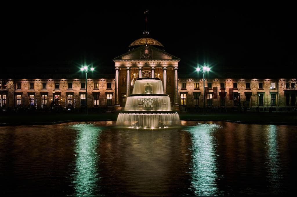 abendlicher Blick auf das Kurhaus