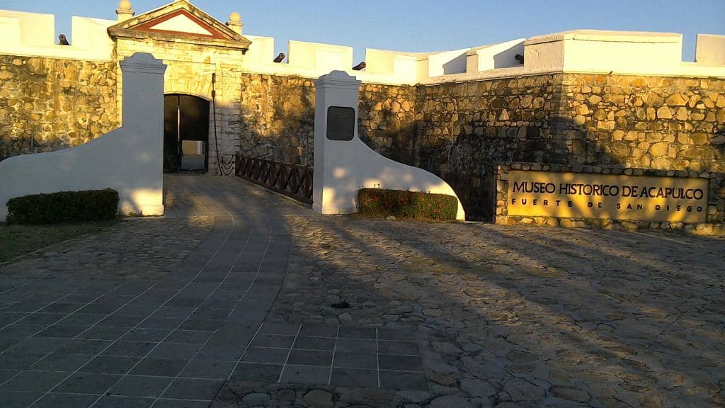 Star-Shaped Fortifications