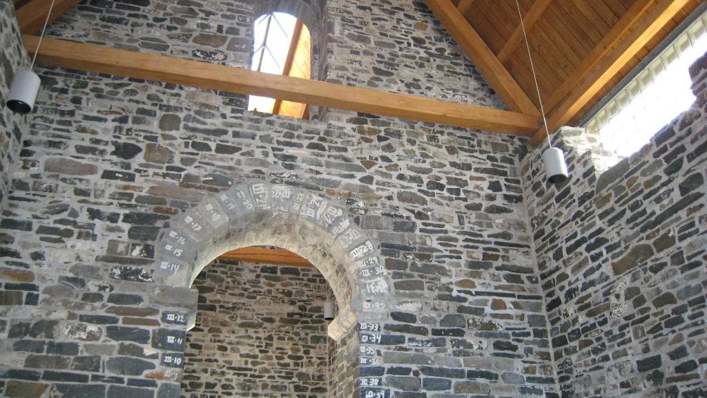 Sola Ruin Church