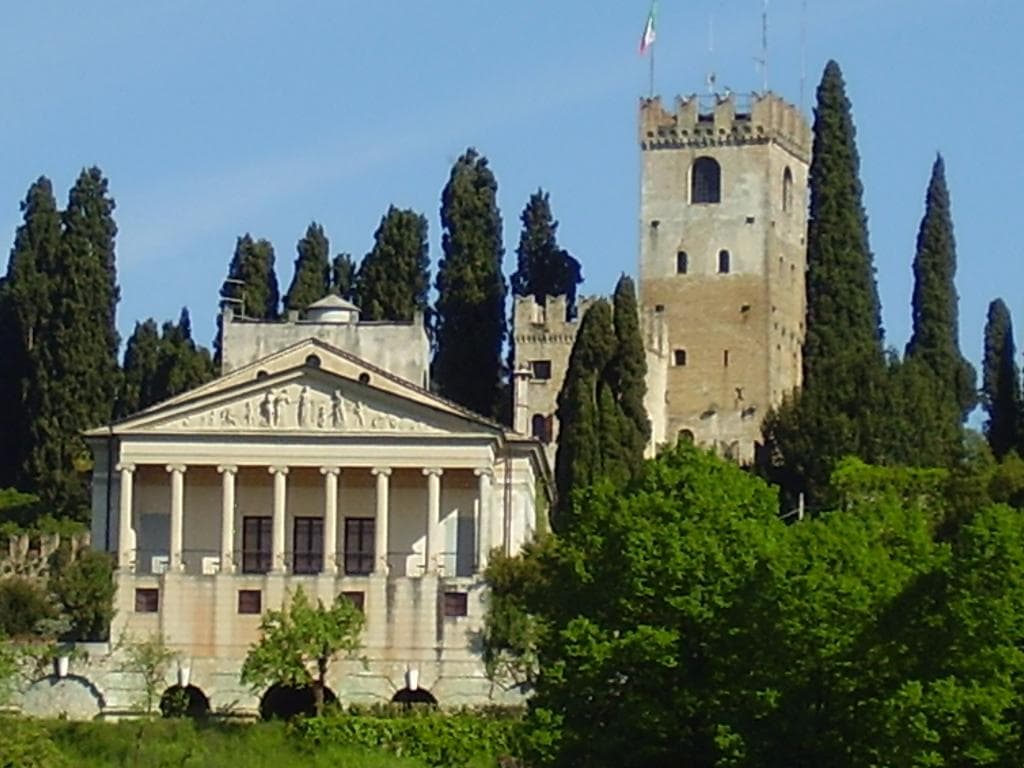 Panorama con villa Gera e il castello