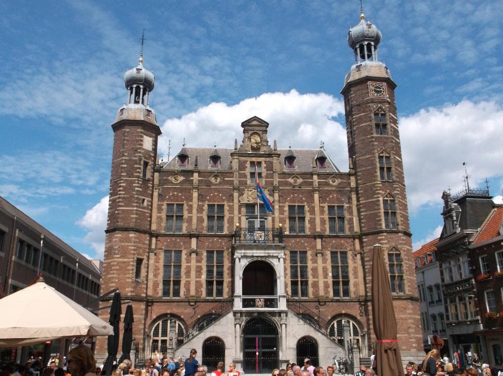Das Rathaus in Venlo. April 2016.