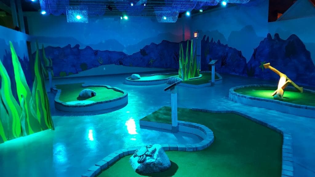 Mini Golf Fun at Shipwrecked