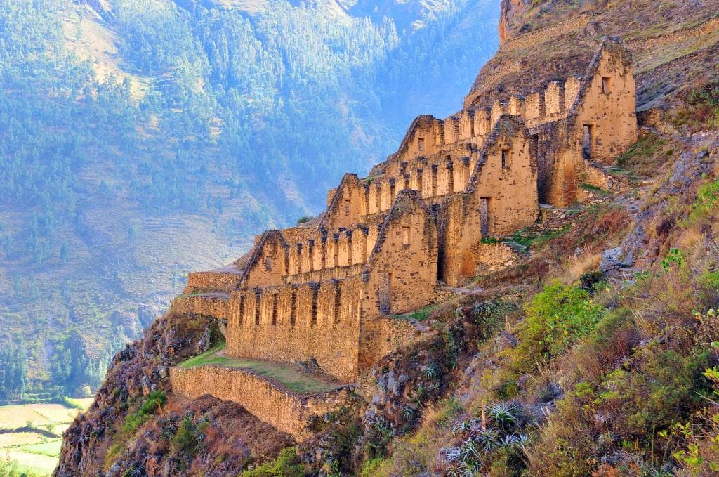 Pinkuylluna Incan store houses