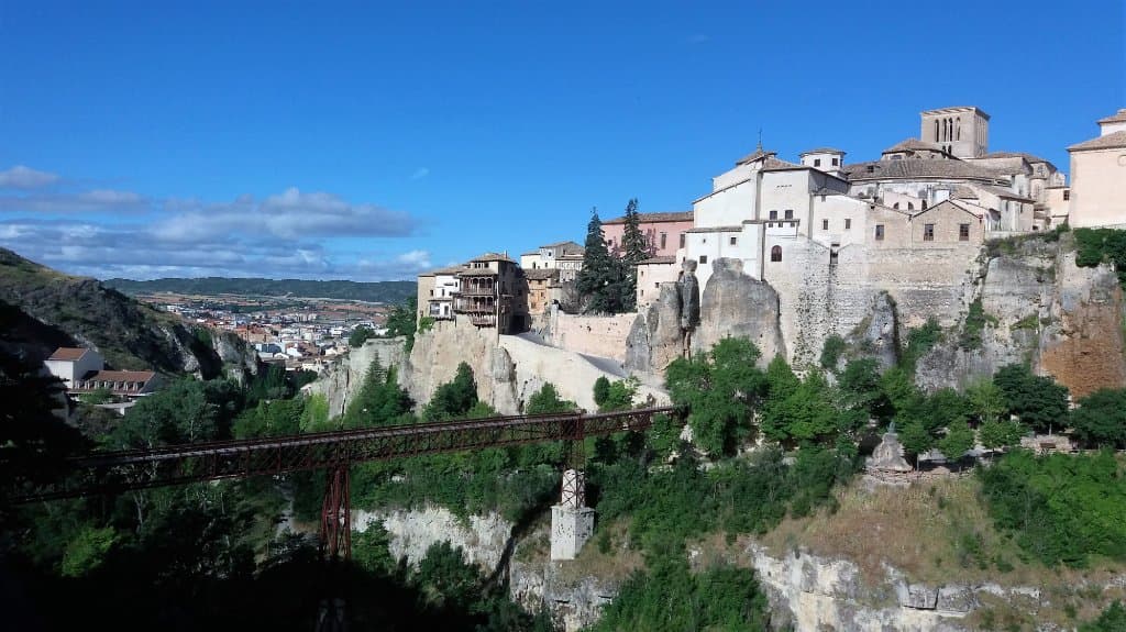 The bridge seen from the Parador with Casas Colgadas behind