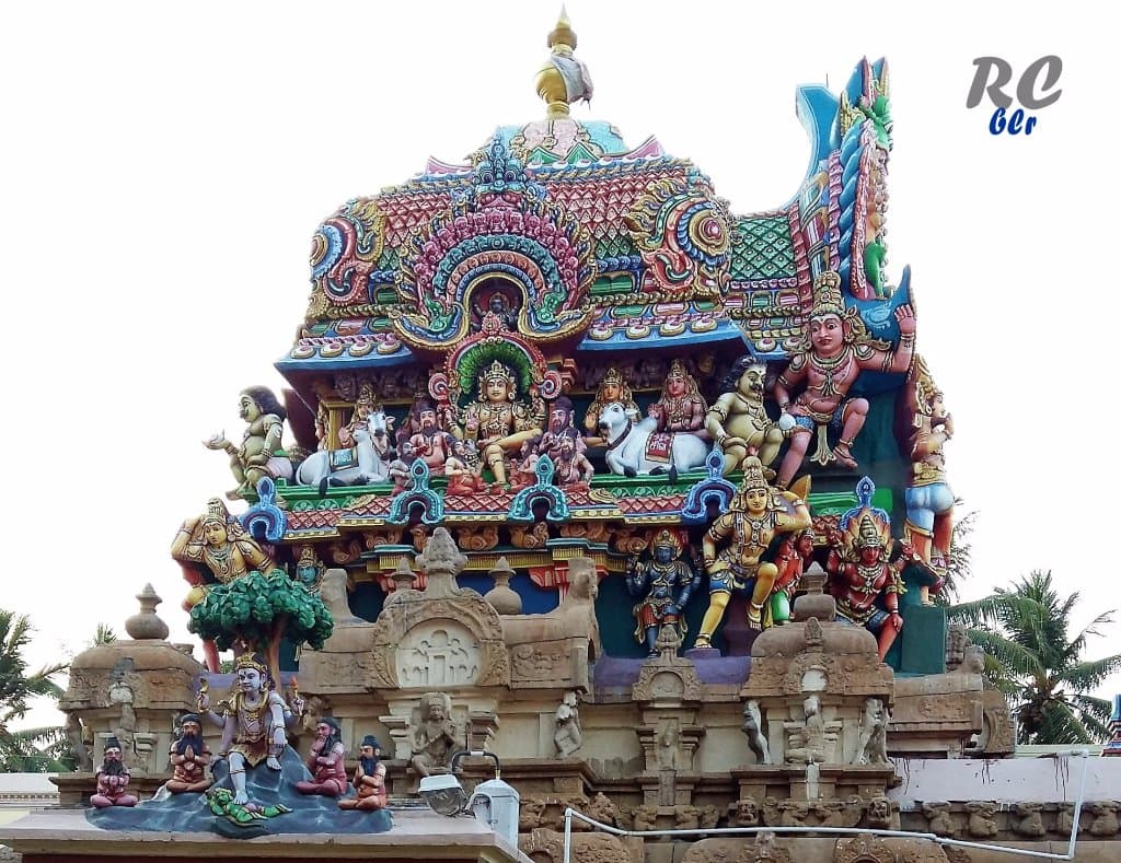 Shiva as Dakshinamurthy - south view of Vimana