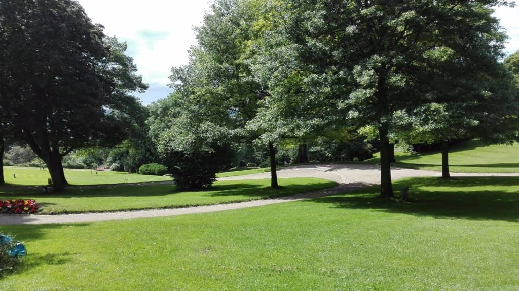 Sprawling Lawns & Paths