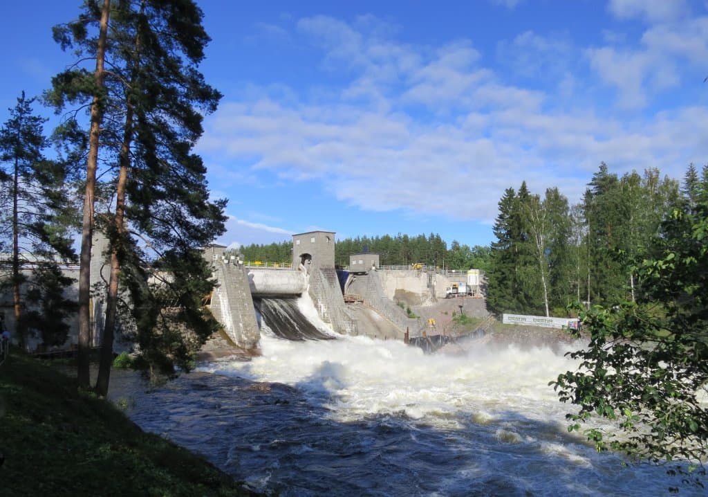 Täältä se tulee