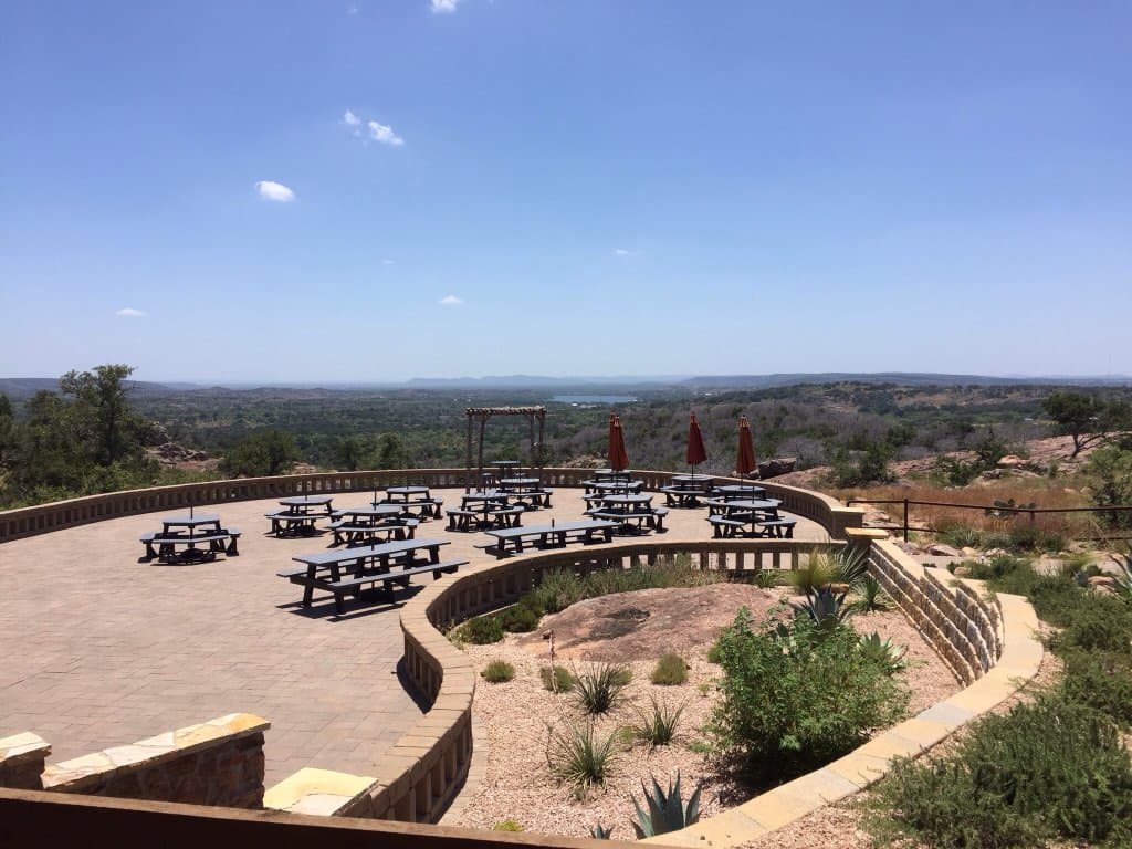 Such a beautiful for setting for some great wine!