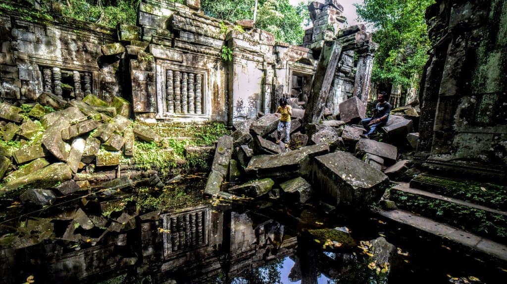 Boeng Mealea (Fallen Temple)