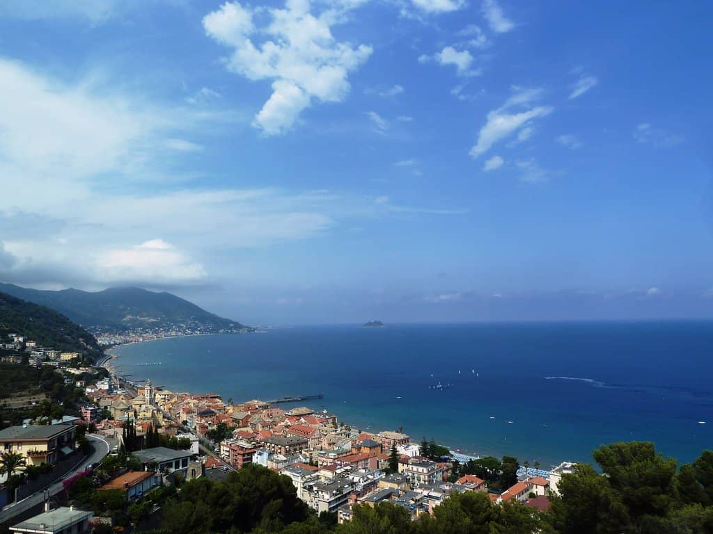 Panoramic Hilltop Views