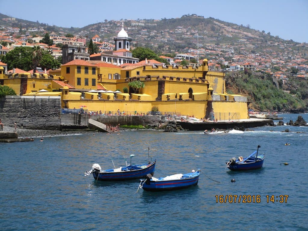 Sao Tiago Fort from the harbour wall
