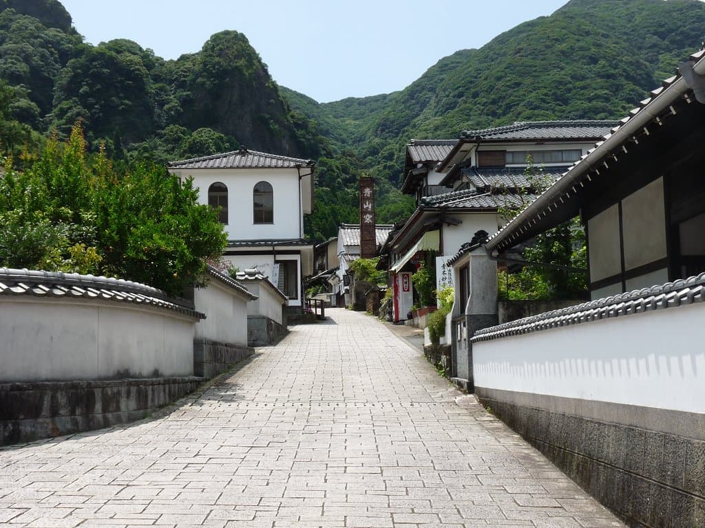 古くから釜元さんが並びます