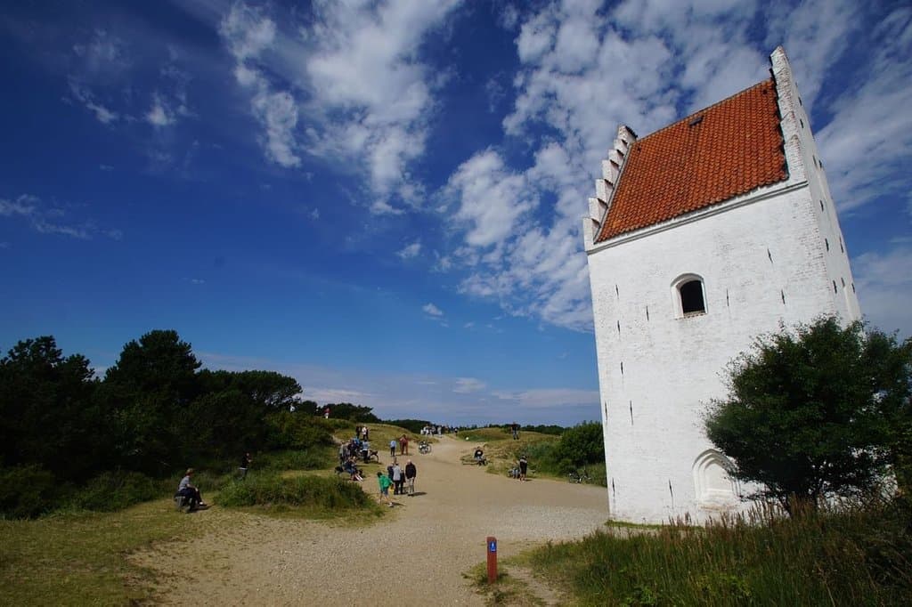 Den tilsandede kirke