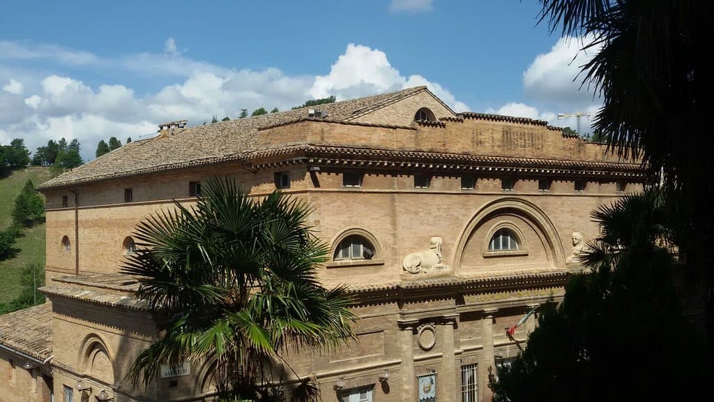 Teatro Sanzio visto esternamente