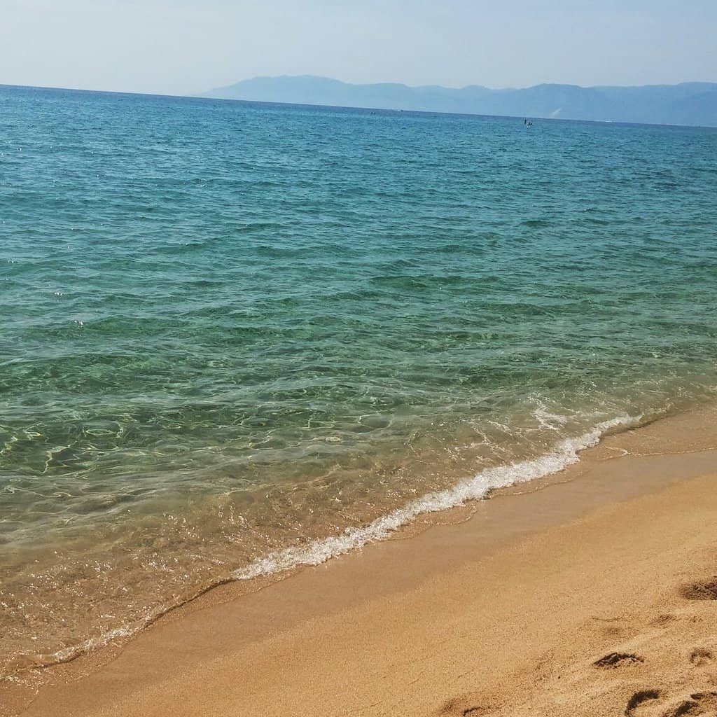 Osalla Beach's Expansive Sands