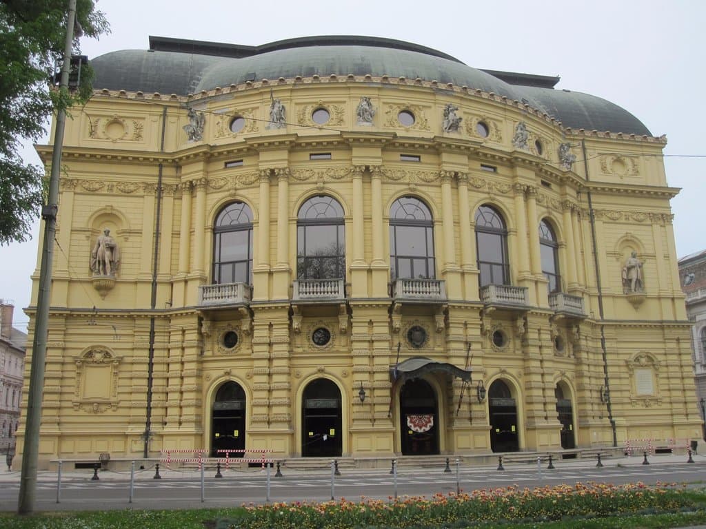 Frontal view of theater