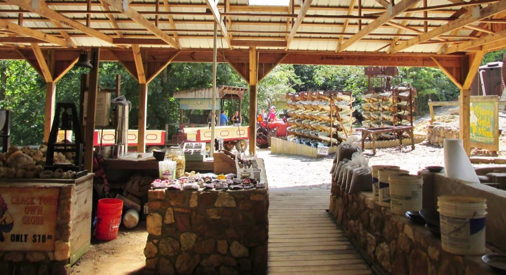 so much to see and do here, do it all or just look for gold or gems it's all fun.