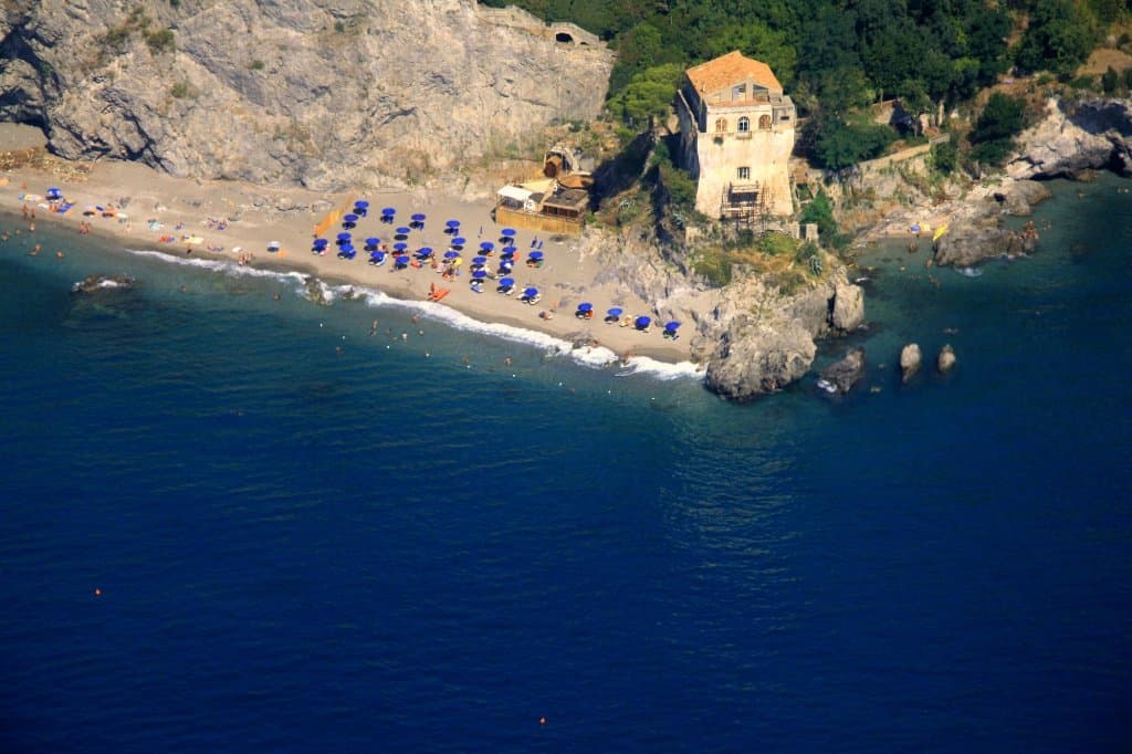 La Crestarella Beach