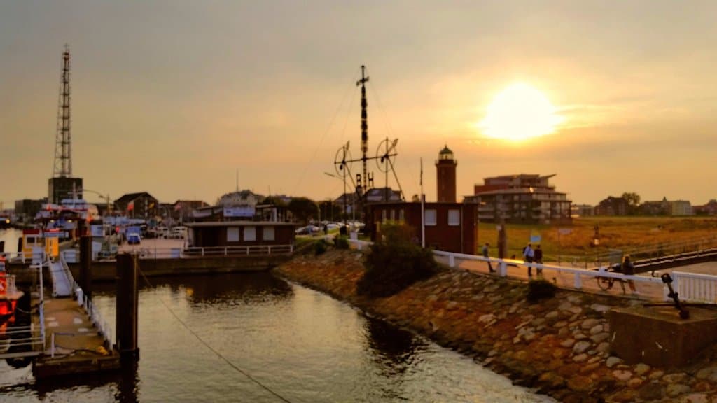 Blick von der alten Liebe in den kleinen Hafen