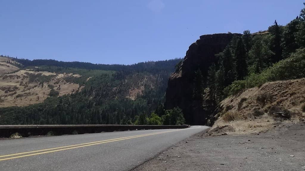 Tom McCall Point Trail
