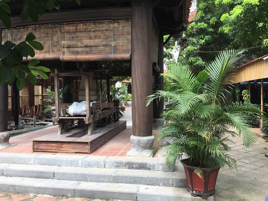 Vibrant Silk Displays