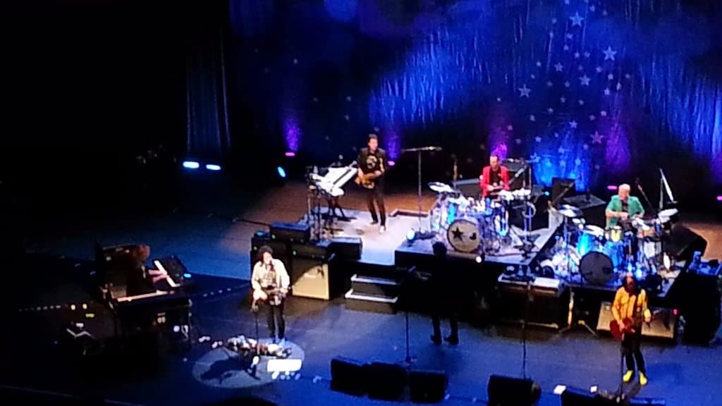 Ringo Starr & His All Star Band。豪華だ。