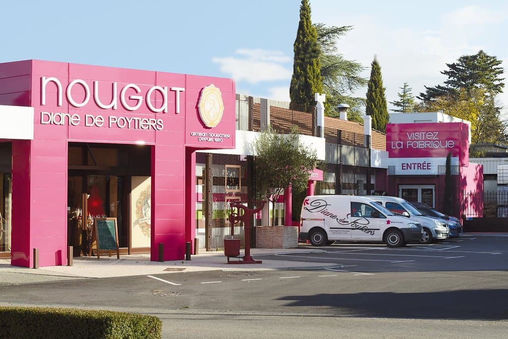 ENSEMBLE FAÇADE NOUGAT DIANE DE POYTIERS