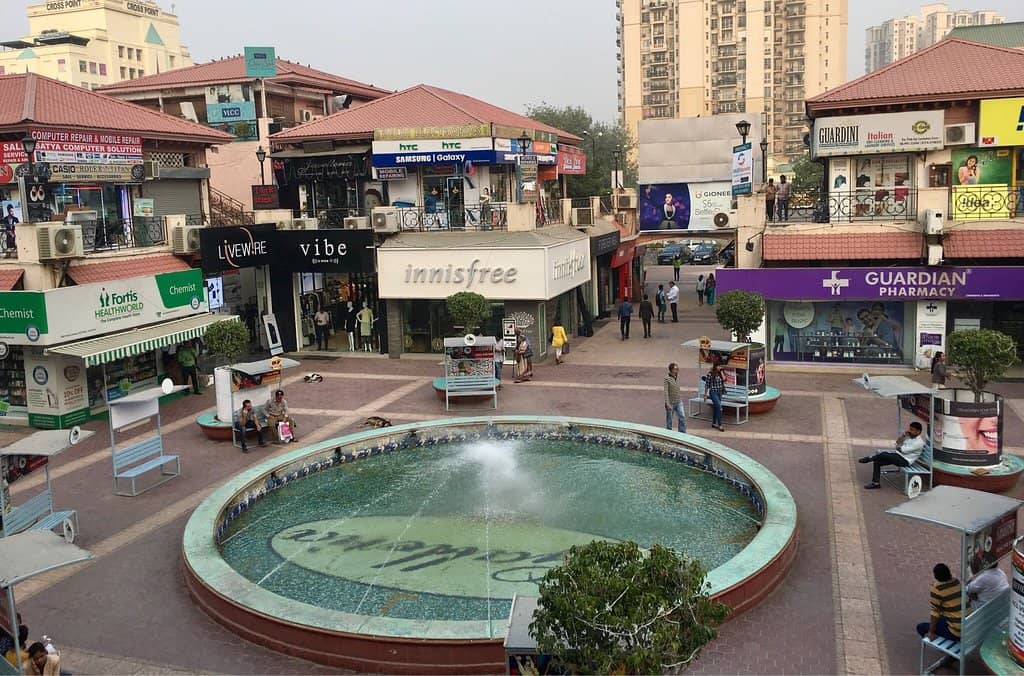 High-Street Shopping Experience