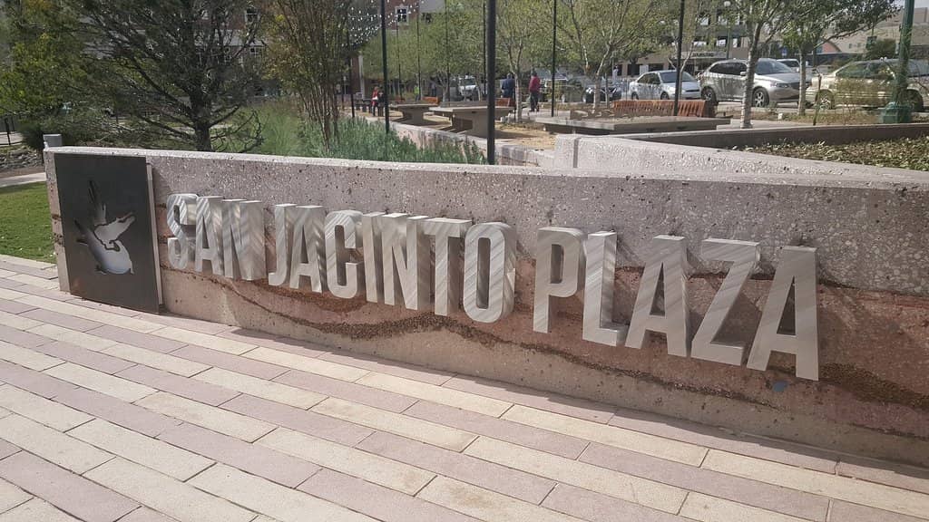 Los Lagartos Sculptures