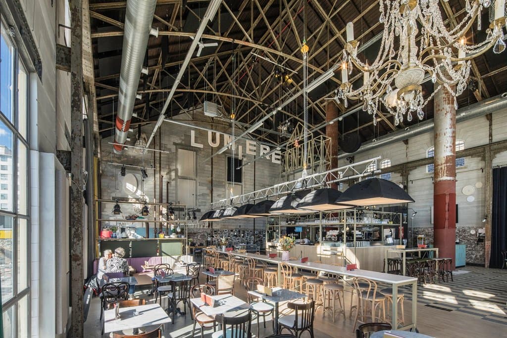 Interieur Lumière Cinema Restaurant Café