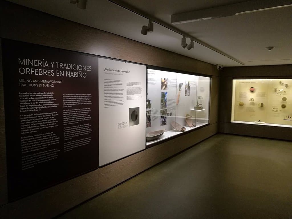 En el Museo del Oro Nariño, el oro prehispánico encuentra la tradición minera afrocolombiana.