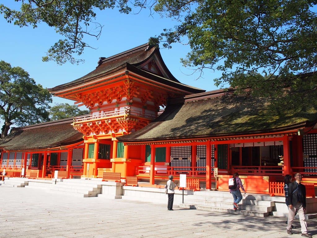 大分の宇佐八幡宮から東大寺の鎮守として手向山八幡宮が創建されました。