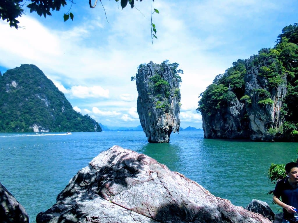 パンガー湾に上陸