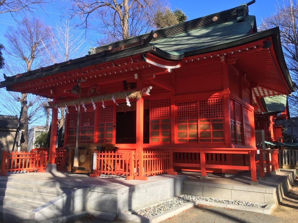 朱塗りが綺麗です。