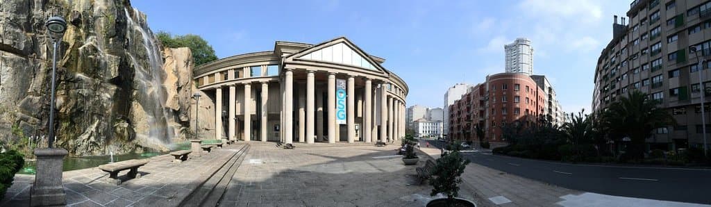 vor der Oper